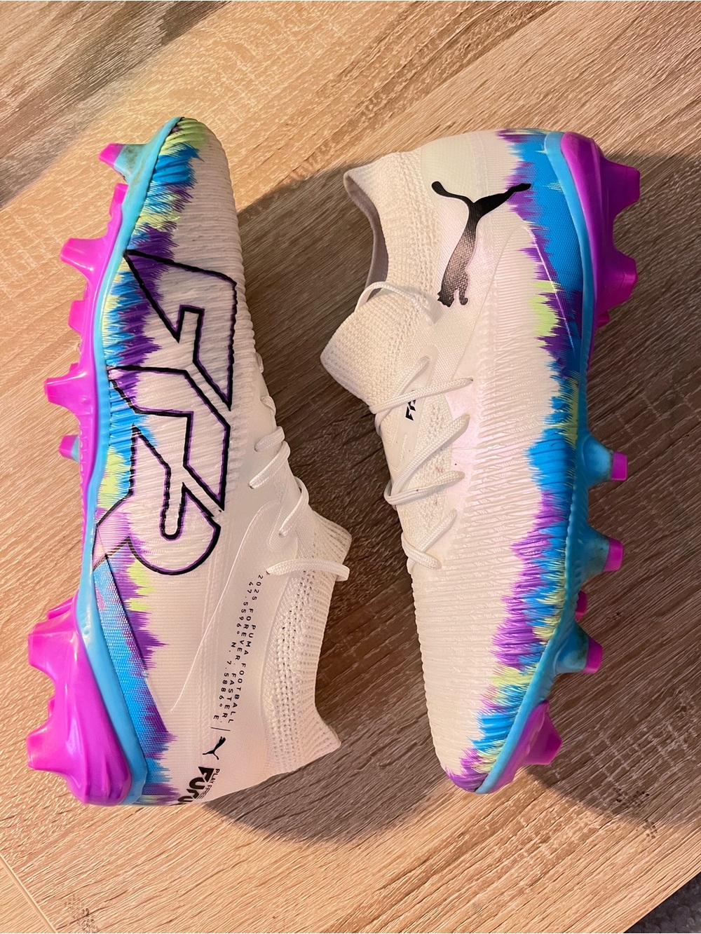 Puma Soccer Cleats & Shin Guards set- Future - Women’s Size 9
